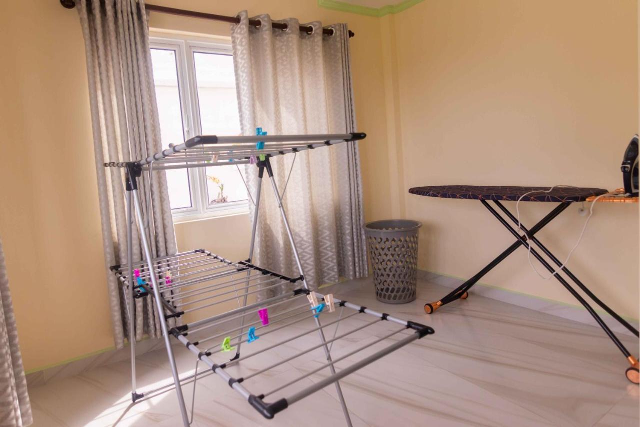 Azamat Self-Catering Apartment Pointe La Rue Bagian luar foto